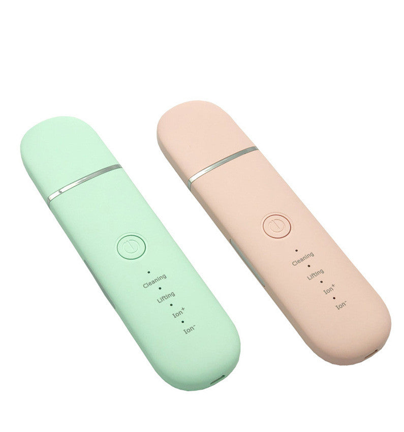 Das neue Ultraschall-Gesichtsreinigungs- und Peelinggerät entfernt Mitesser im Gesicht.