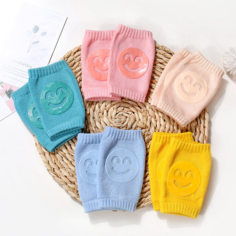 Sommerliche Baby-Frotteesocken mit Knieschutz